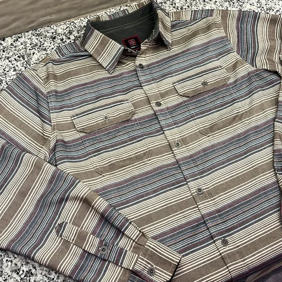 Swisstech Stripped Button Down Shirt- Size Medium - Picture 3 of 6